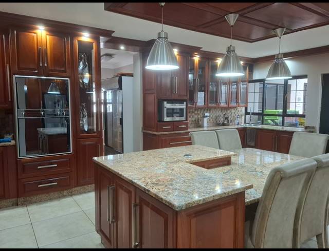 4 BEDROOM HOUSE FOR SALE IN UNITAS PARK